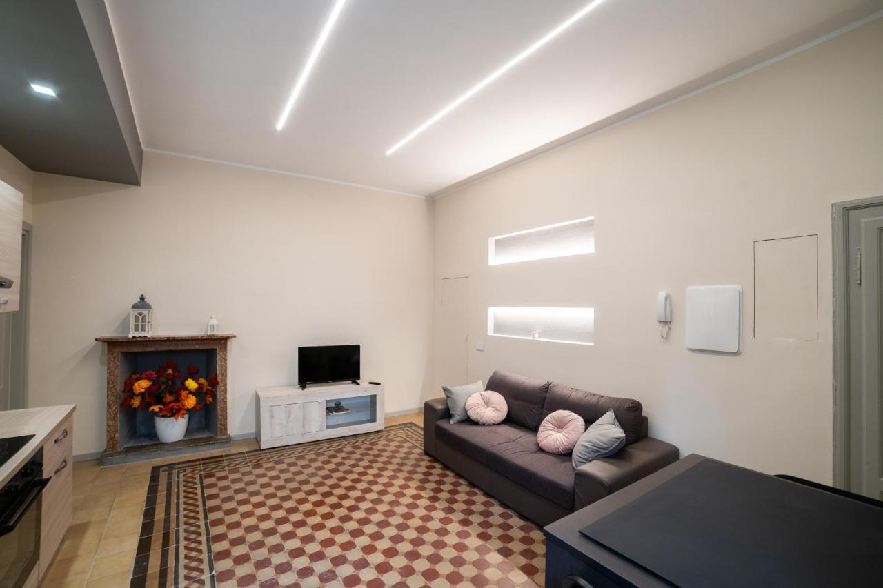 Appartamento La Piazzetta เกรโมนา ภายนอก รูปภาพ